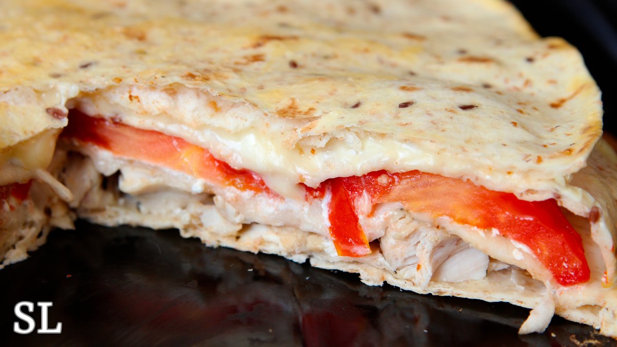 Пирог из лаваша с фаршем и сыром в духовке