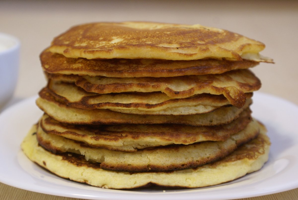 Блины с клубникой