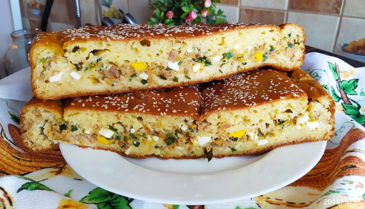 Заливной пирог с рыбными консервами