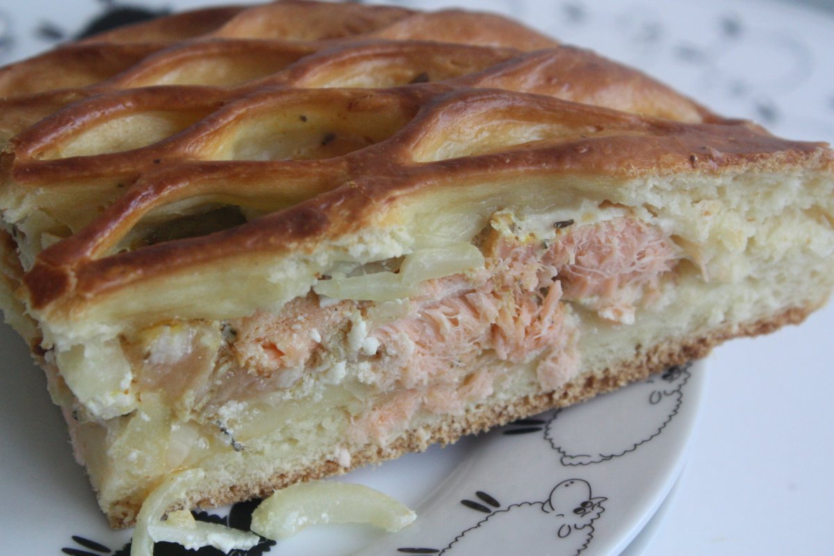 Рыбный пирог с форелью
