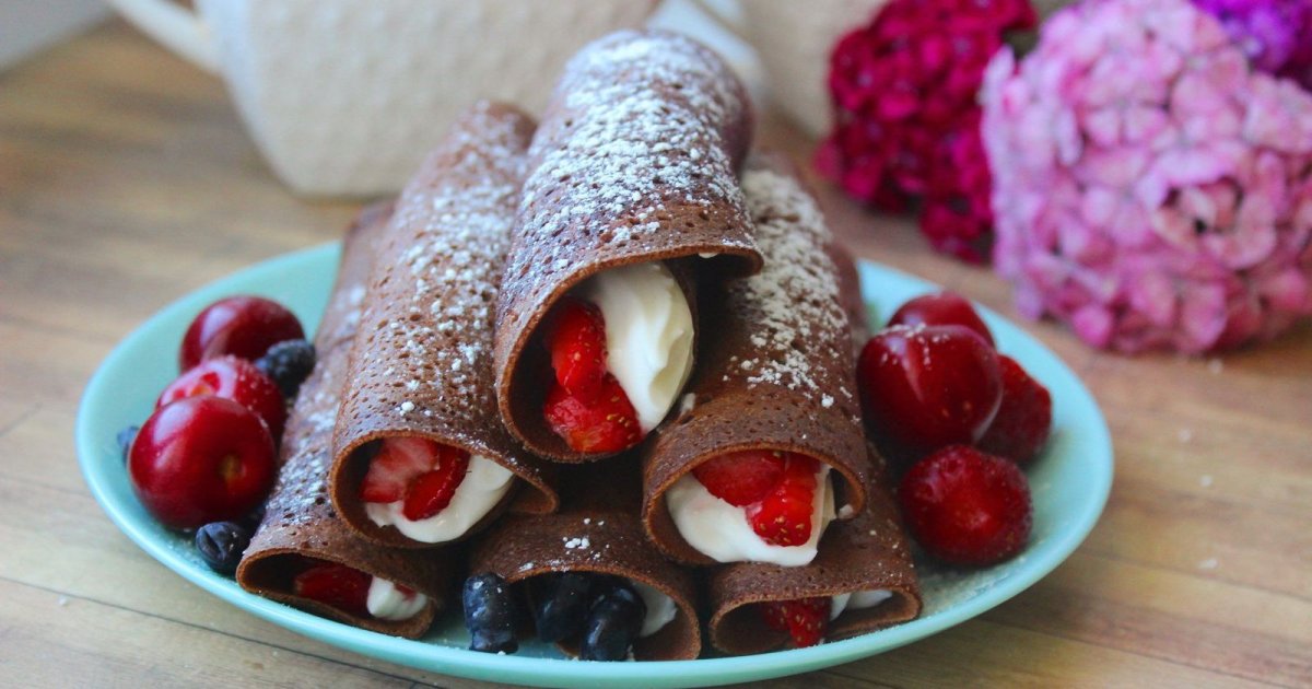 Блины с шоколадом и орехами