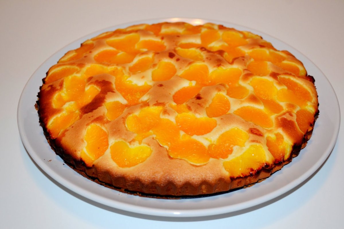 Шарлотка с мандаринами