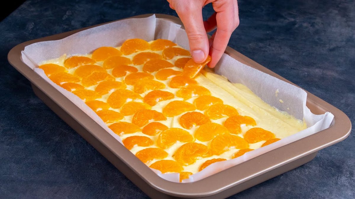 Шарлотка с мандаринами