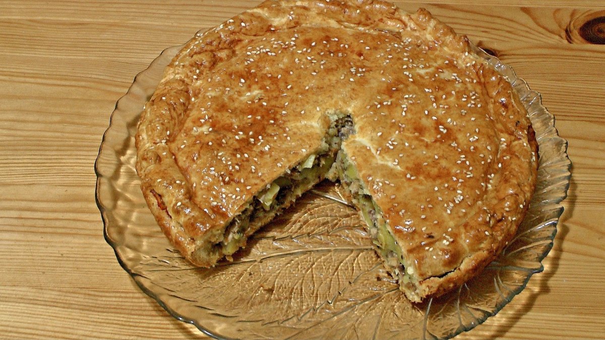 Песочный пирог с рыбой