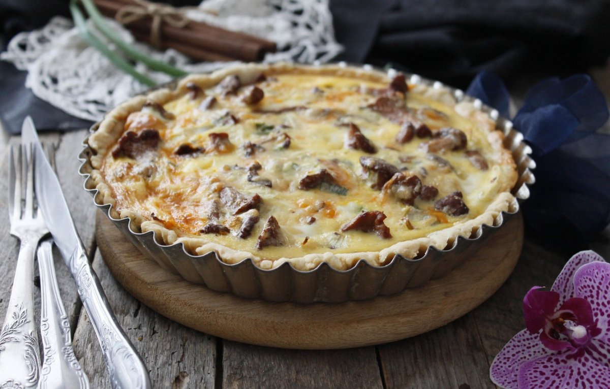 Пирог с лисичками и сыром