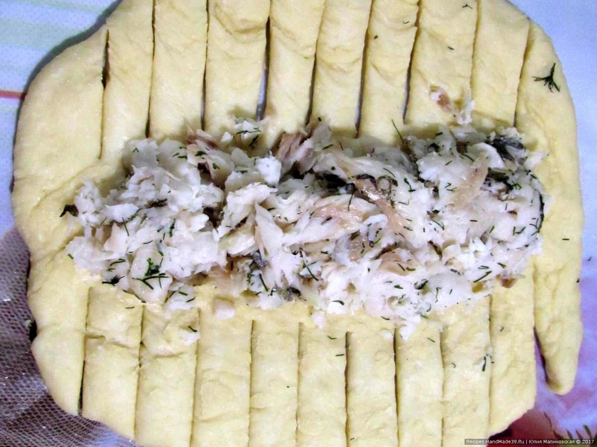 Рыбный пирог косичкой