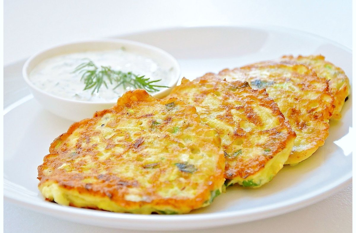 Фаршированные кабачковые блинчики