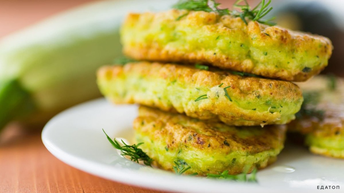 Кабачковый блин с сыром