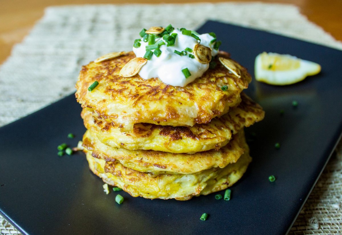 Блины с зеленым луком