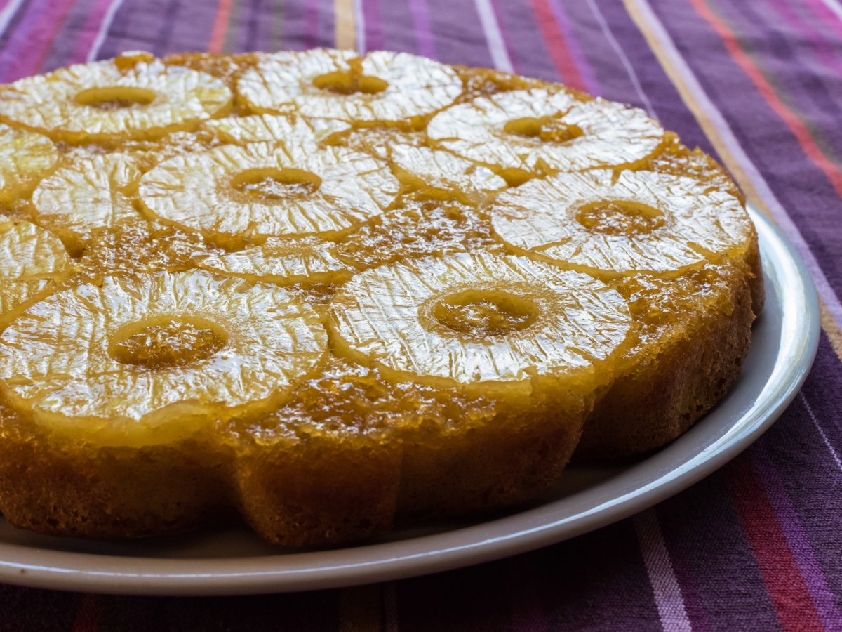 Выпечка с ананасом