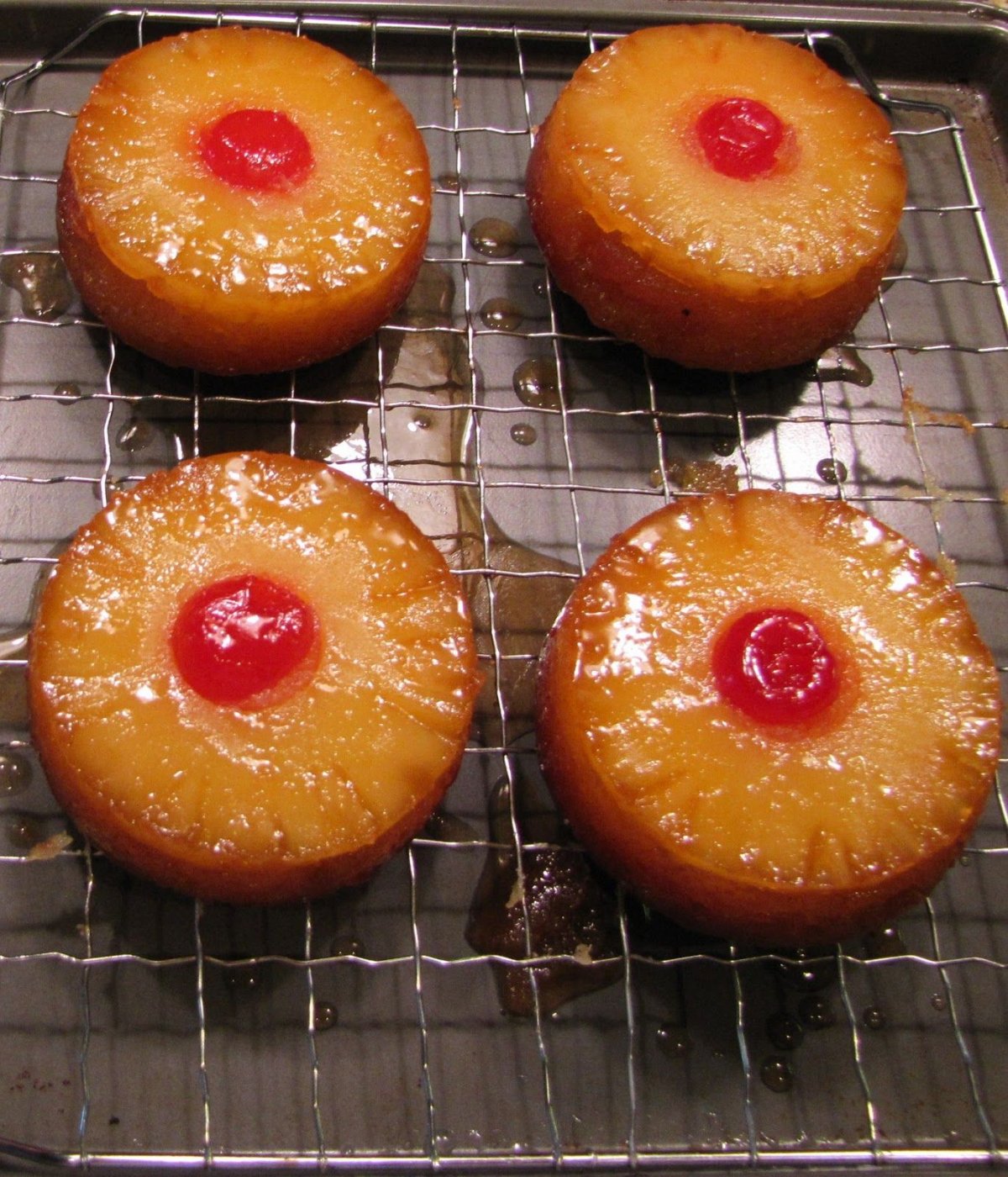 Печенье, сгущёнка, ананас торт