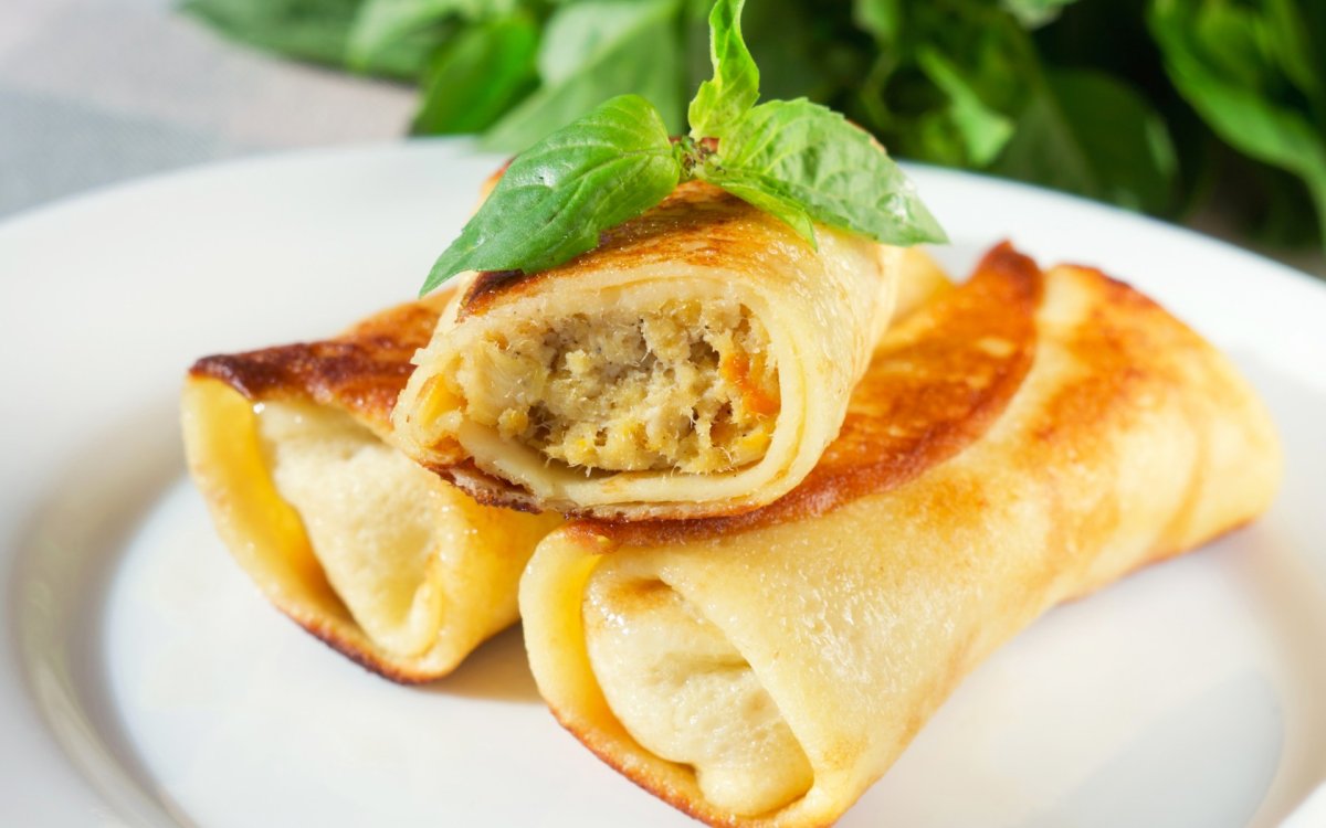 Блинчики с мясом и сметаной