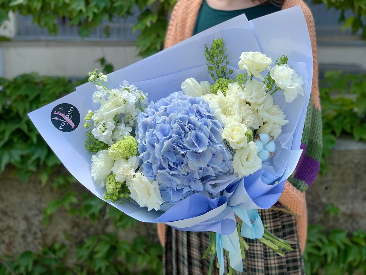 Blue Flower Vase Centerpiece