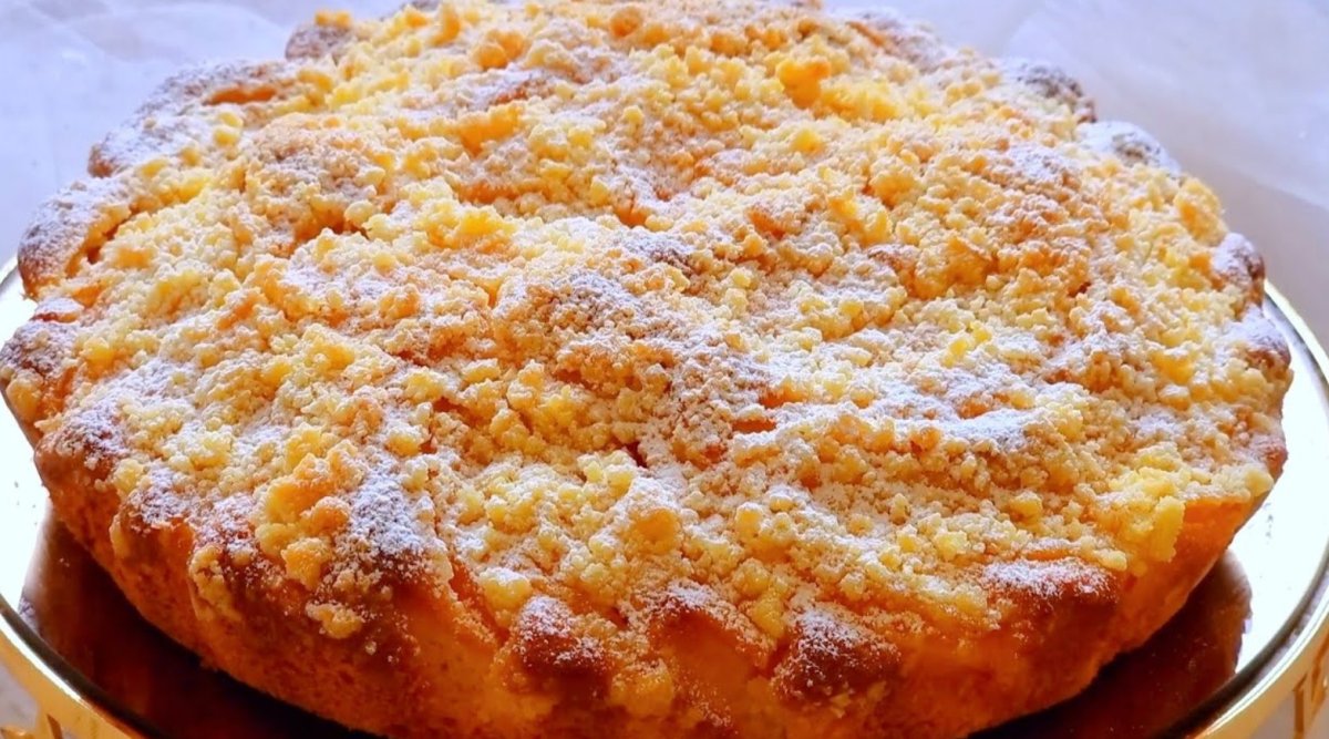 Шарлотка с карамелизированными яблоками в духовке