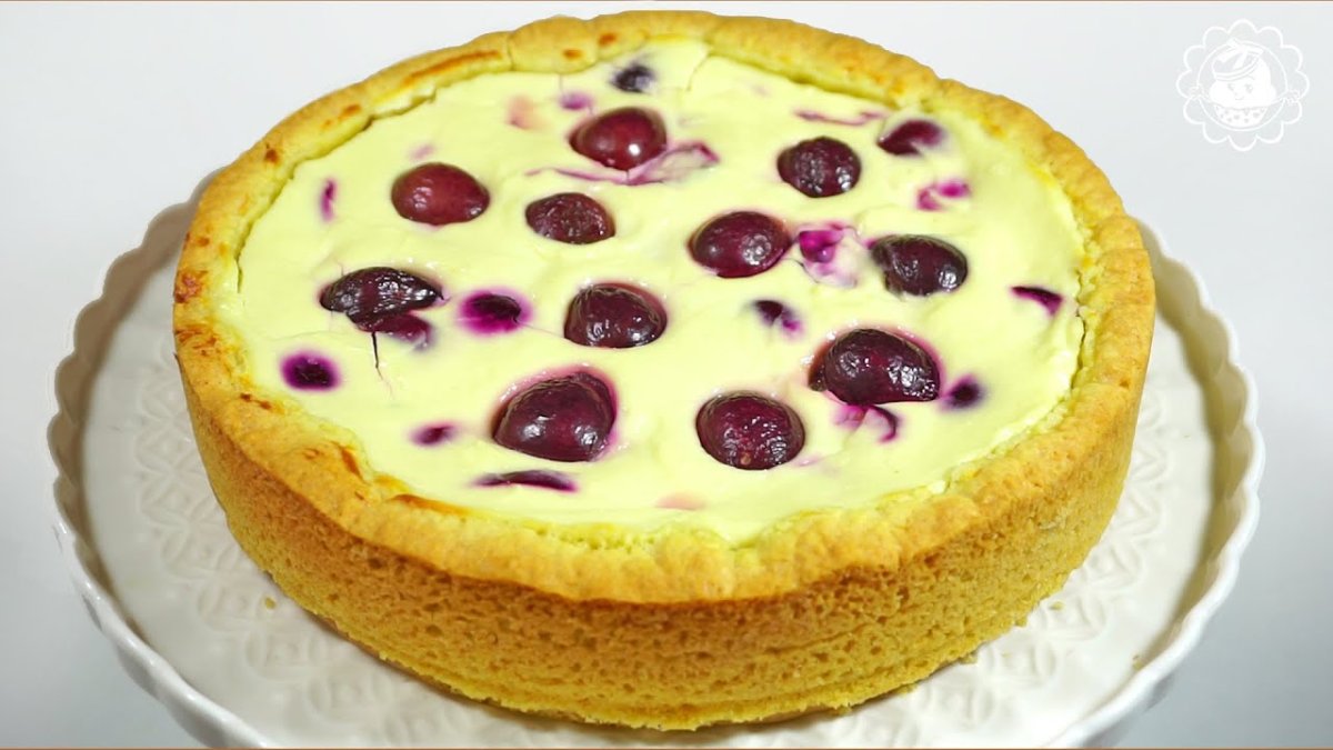 Пирок песочный с творогом и вишней