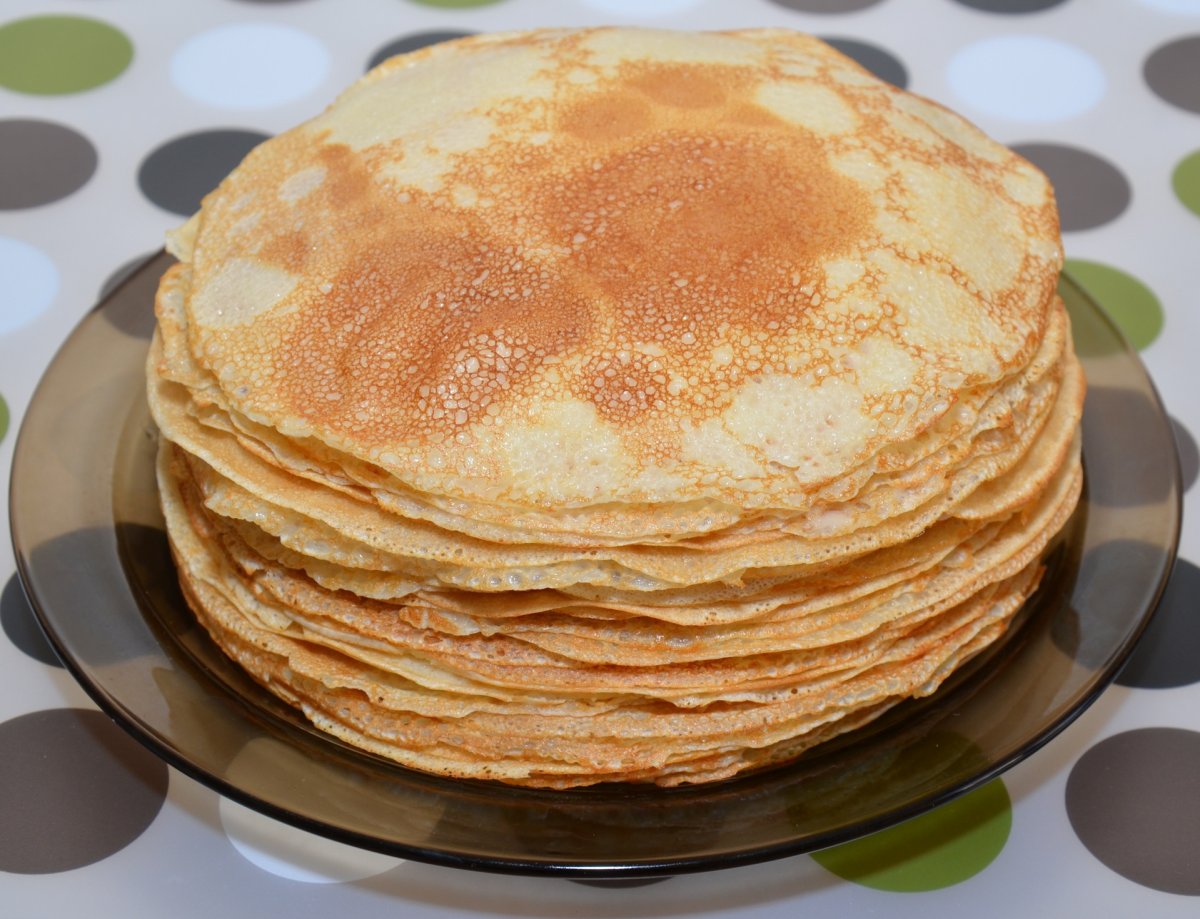 Пышные блины с манкой на дрожжах