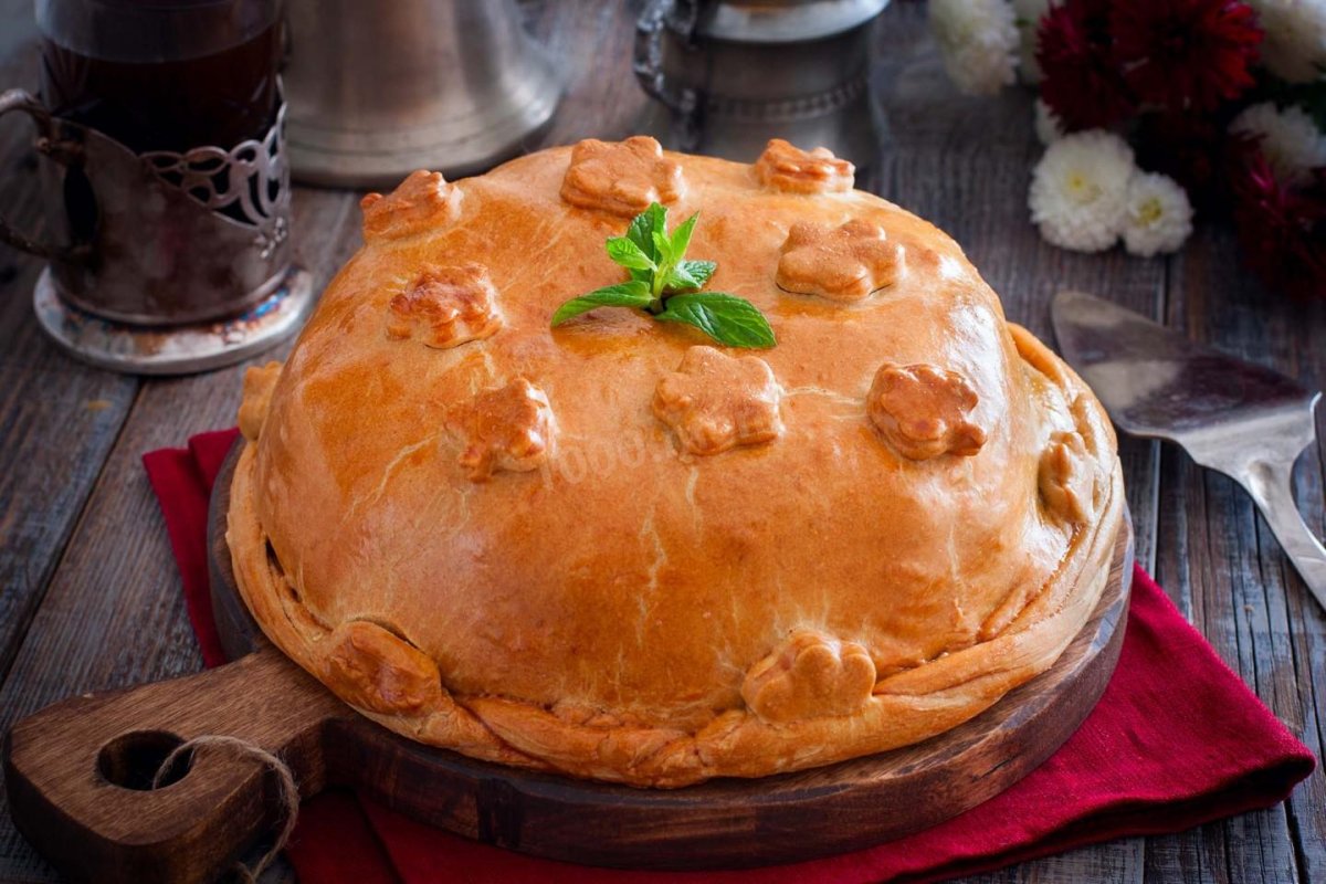 Курник из блинов с курицей и грибами