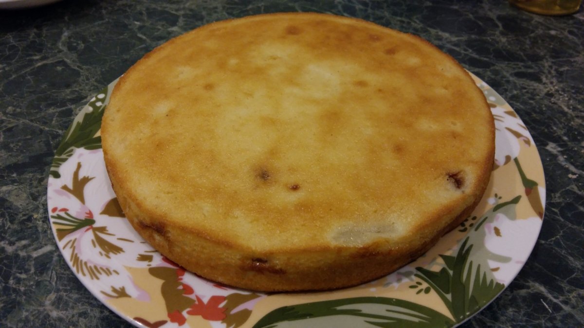 Бисквит с яблоками