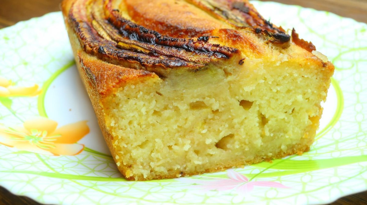 Шарлотка с грушами