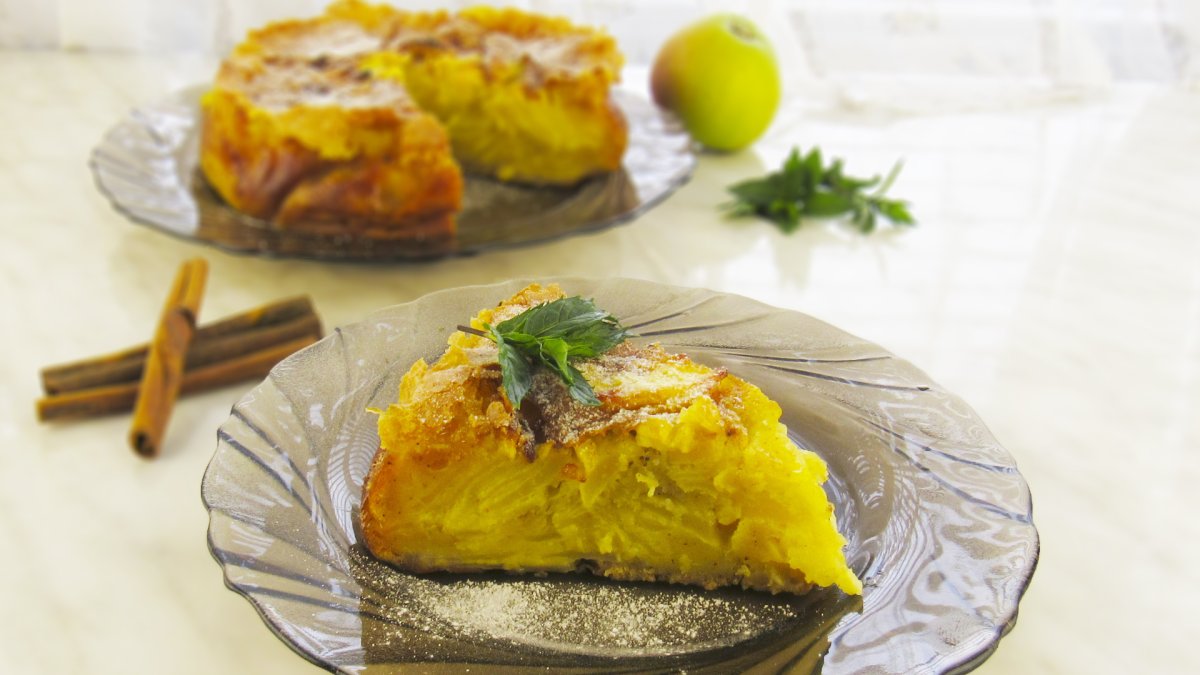 Нежный пирог с яблоками
