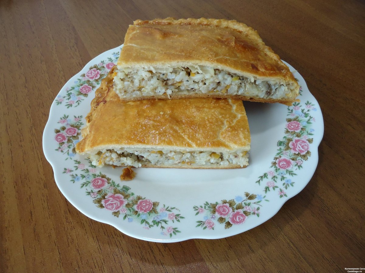 Пирог с рисом и консервой