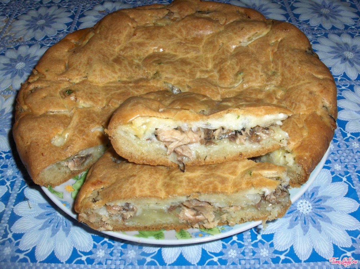 Пирог с сайрой и картошкой в духовке