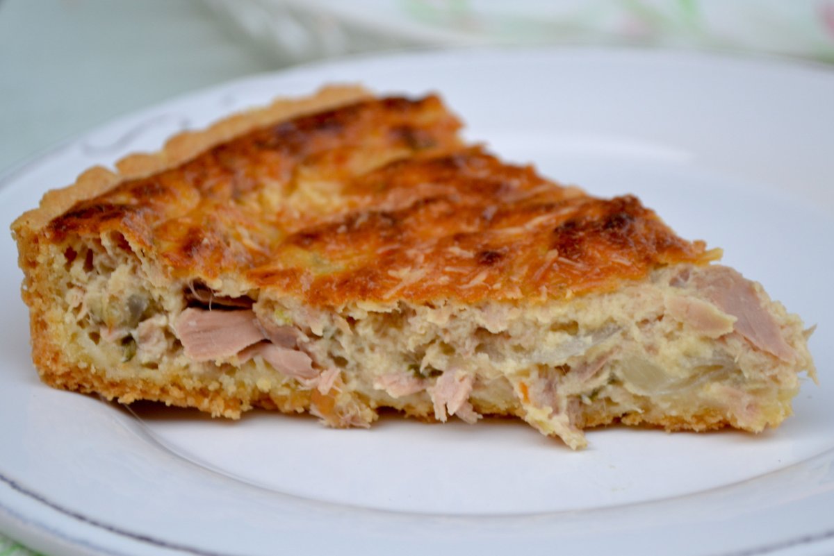 Рыбный пирог с тунцом