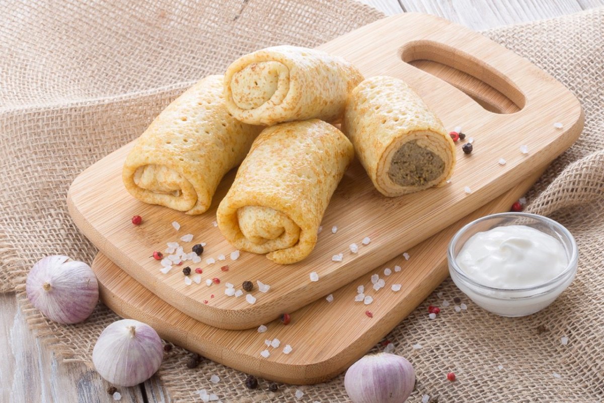 Блинчики с грибами и сыром
