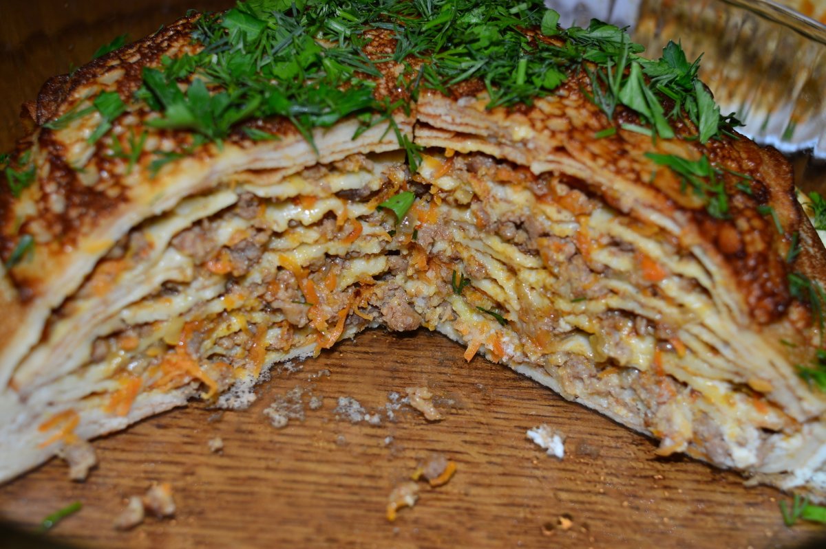 Блинный торт с мясом