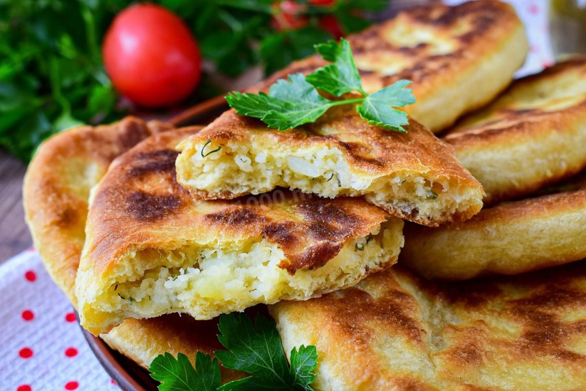 Жареные пирожки с яблоками