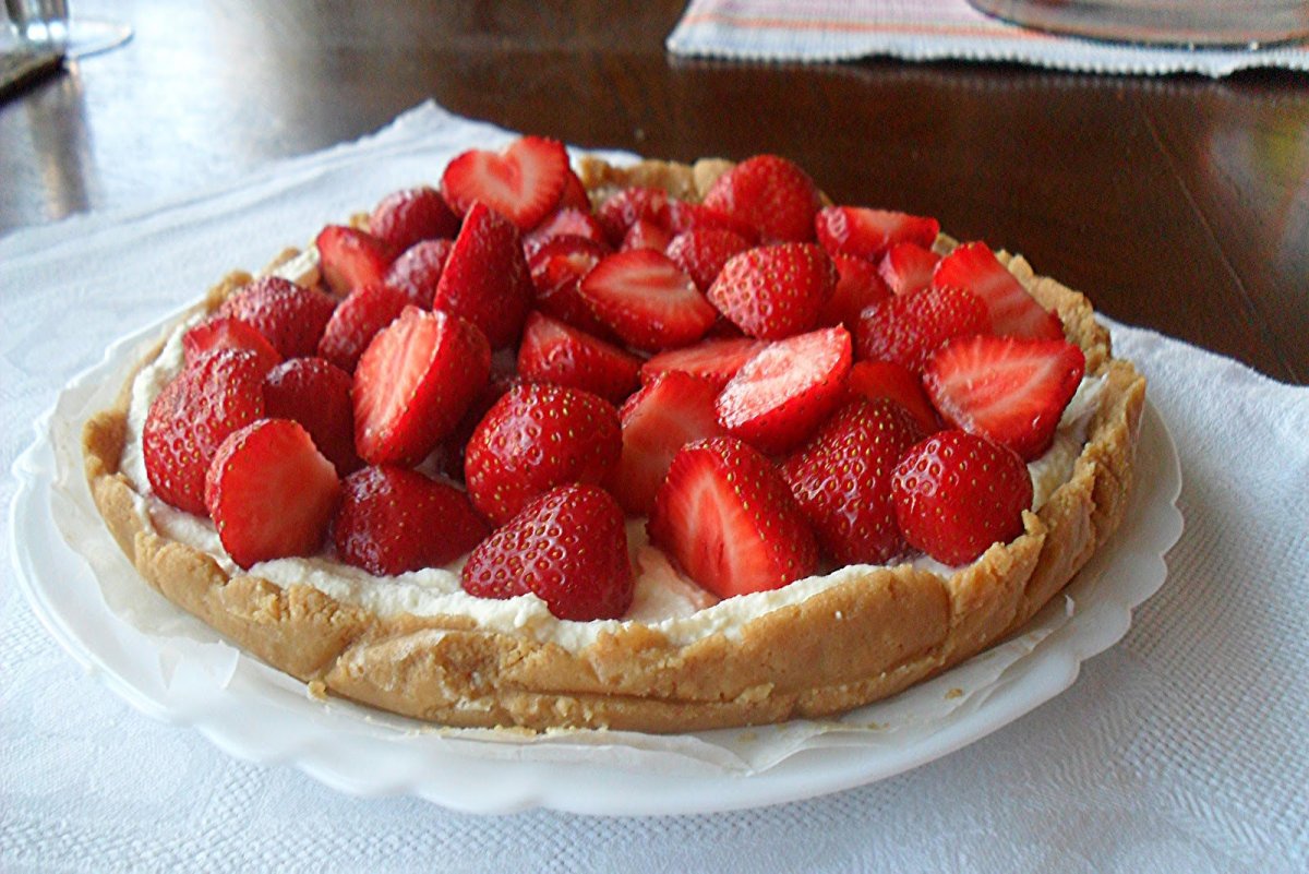 Пирог с клубникой
