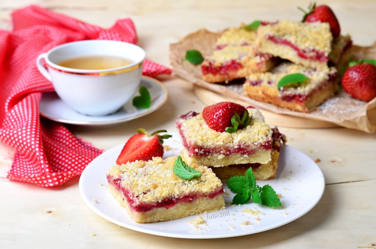 Пирог с клубникой
