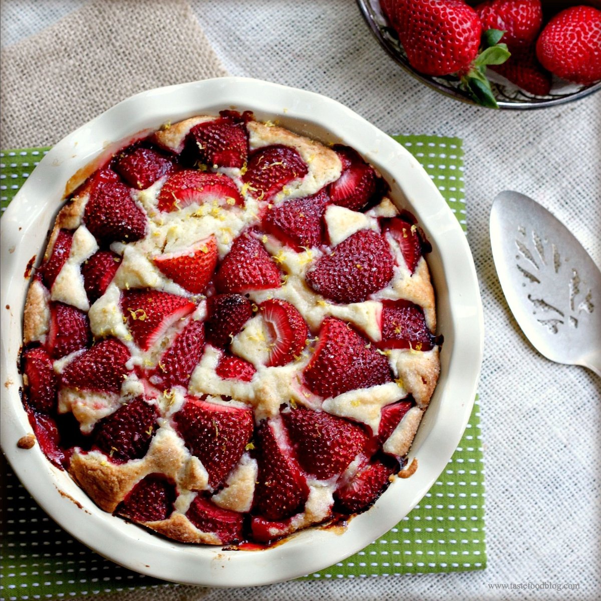 Пирог с клубникой