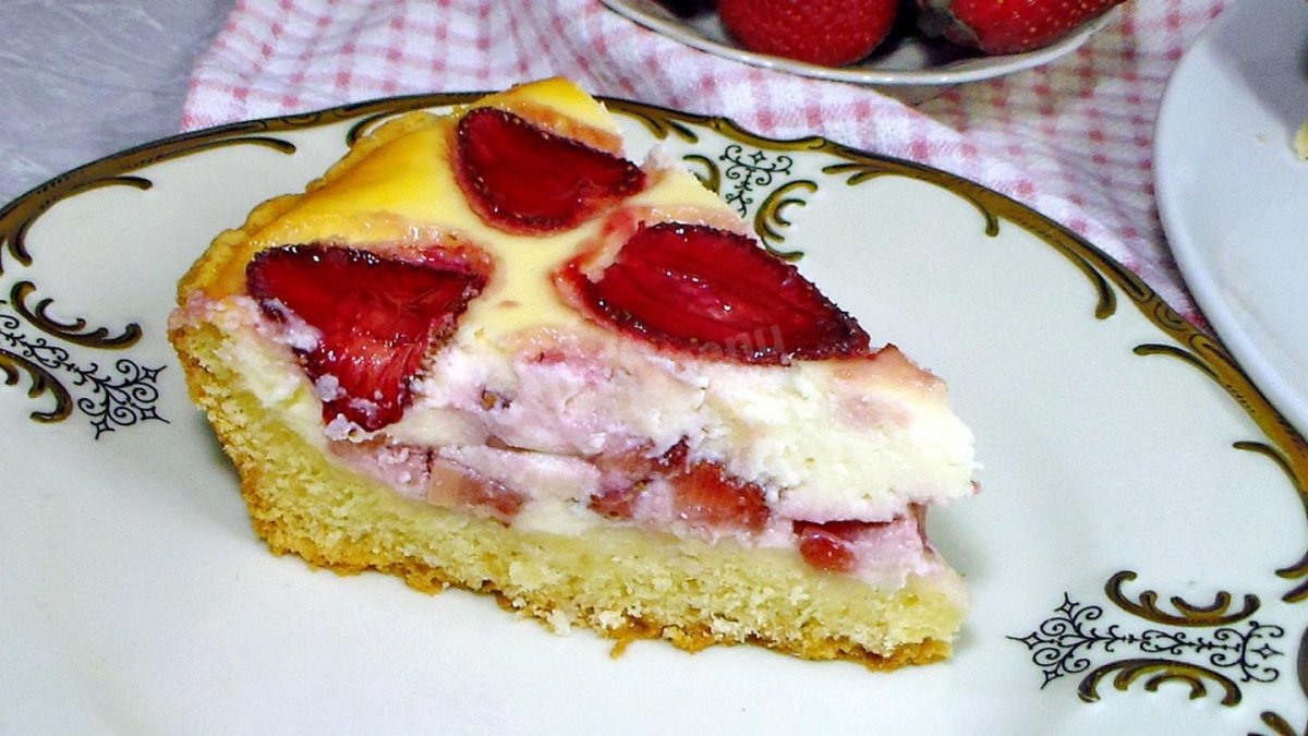 Пирог с малиновым вареньем