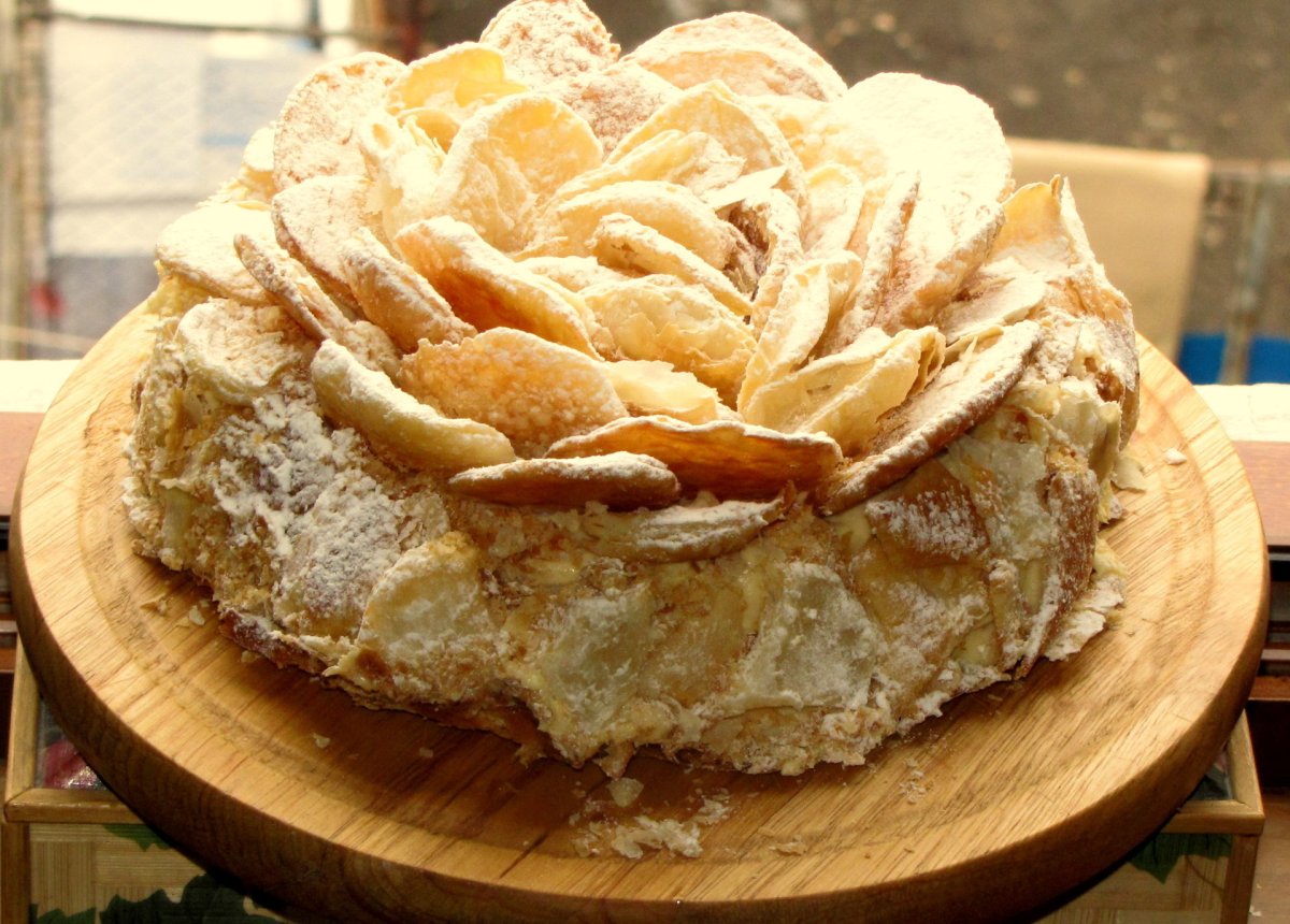 Пирог с яблоками и заварным кремом