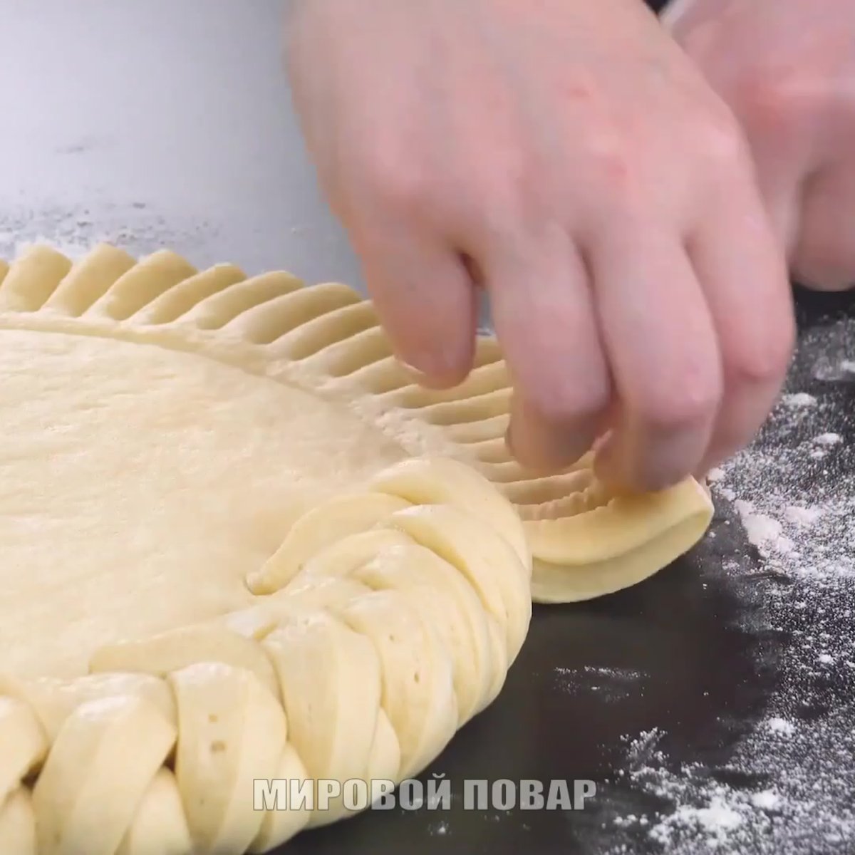 Косичка на пироге как сделать