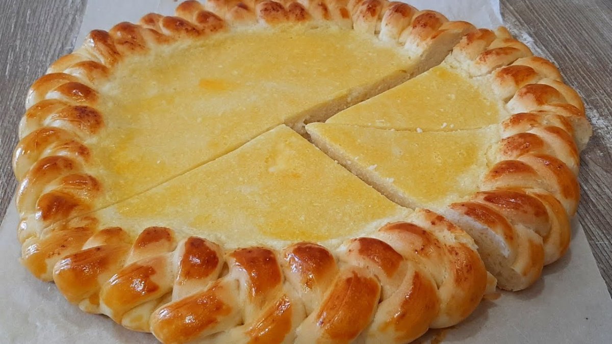 Кремовый косичка