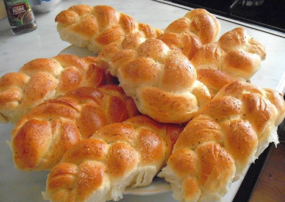 Украсить края пирога