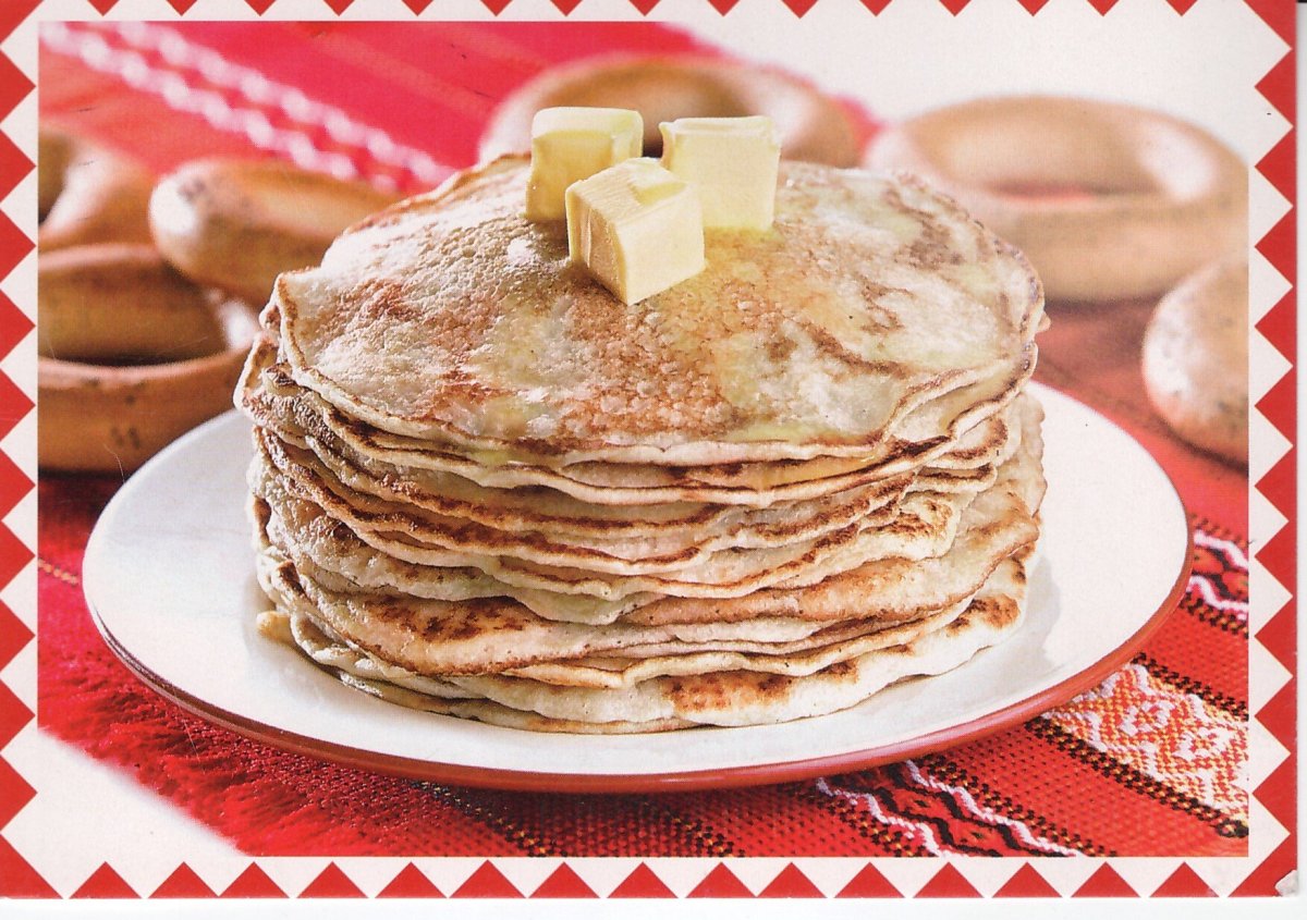Масленица стопка блинов