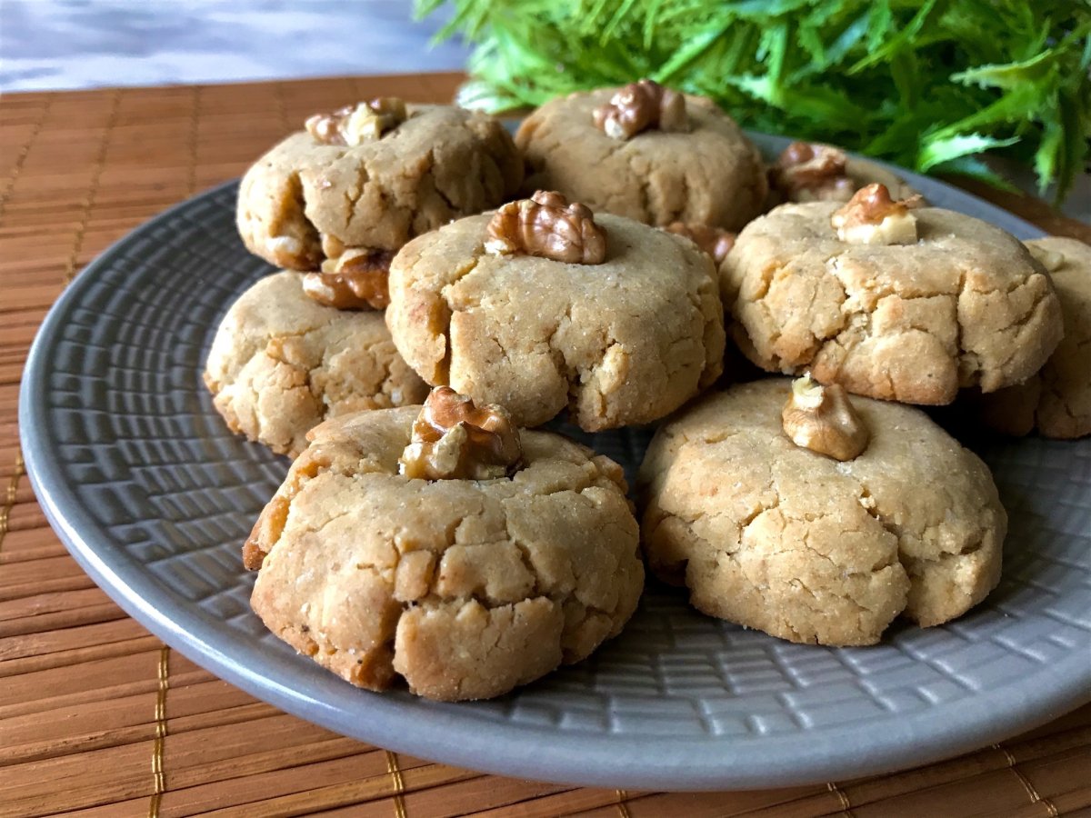 Cookies Biscuits разница