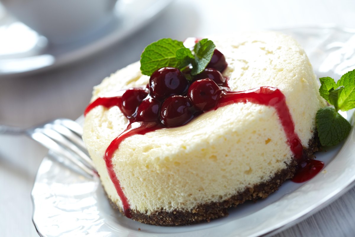 Песочный пирог с меренгой и яблоками
