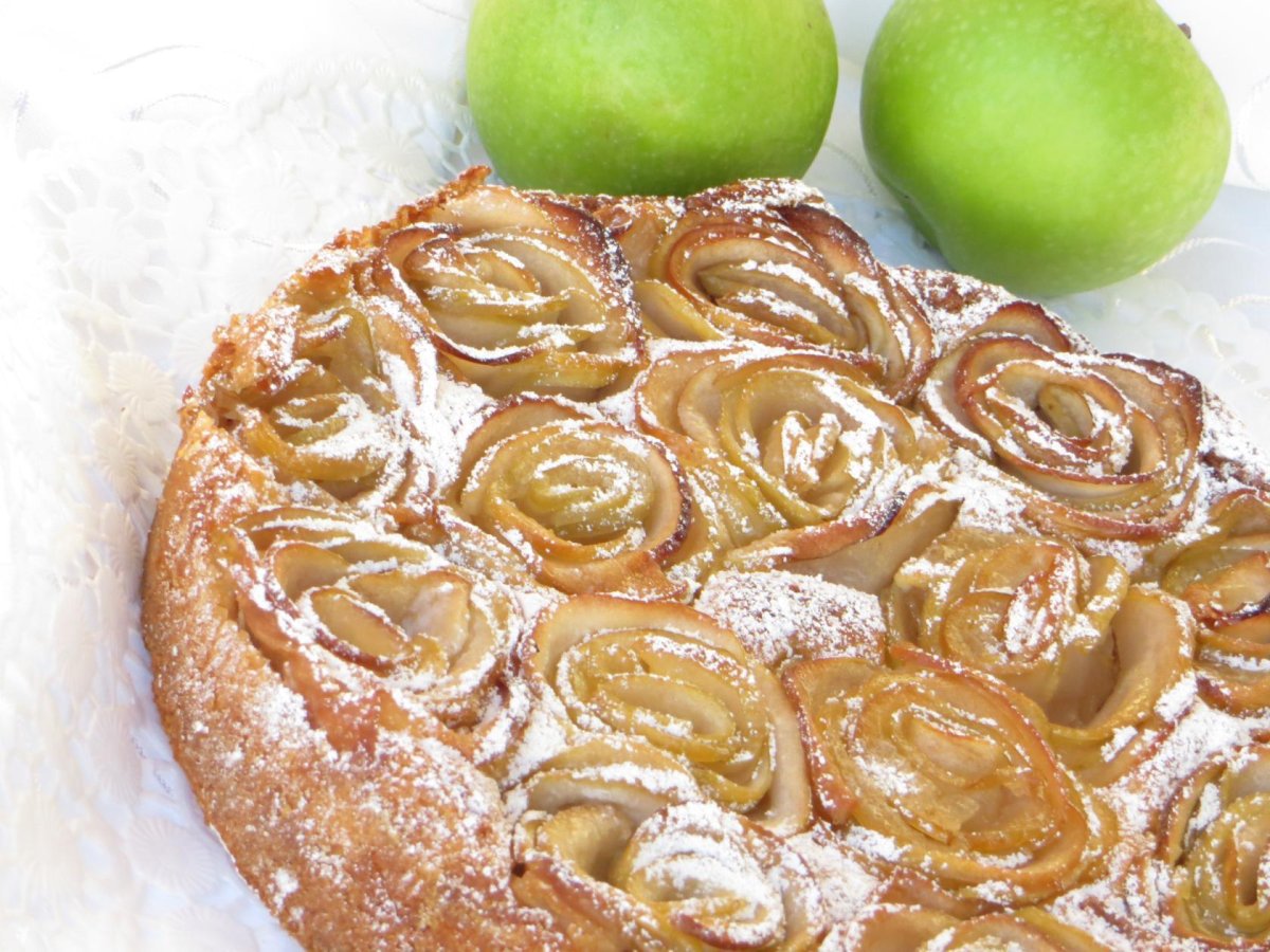 Пирог манник с яблоками