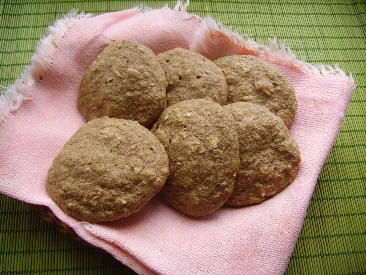 Печенье шоколадное с орехами