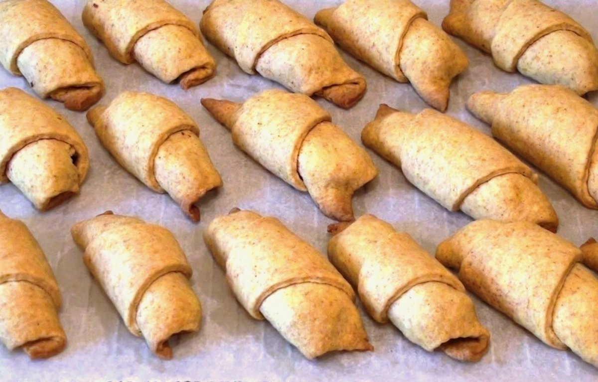 Рогалик с изюмом