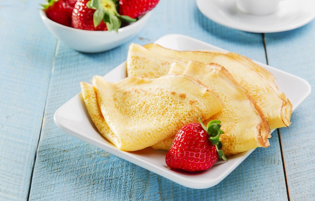 Блины фаршированные творогом и изюмом
