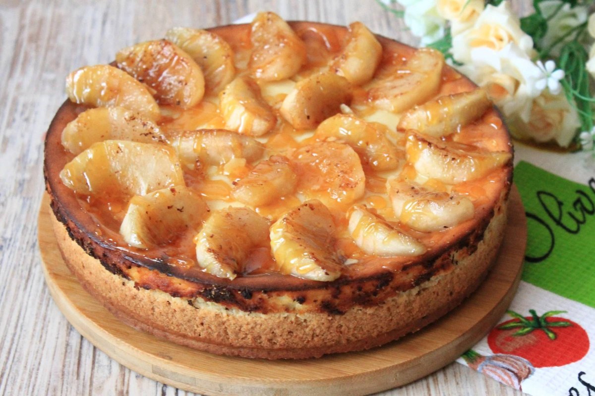 Пирог с заварным кремом и ягодами