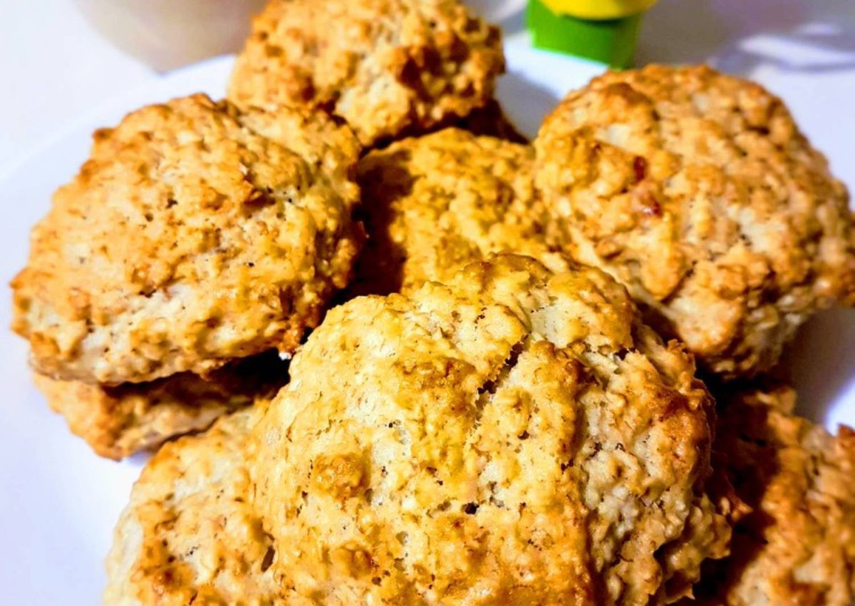 Овсяное печенье с белыми полосками