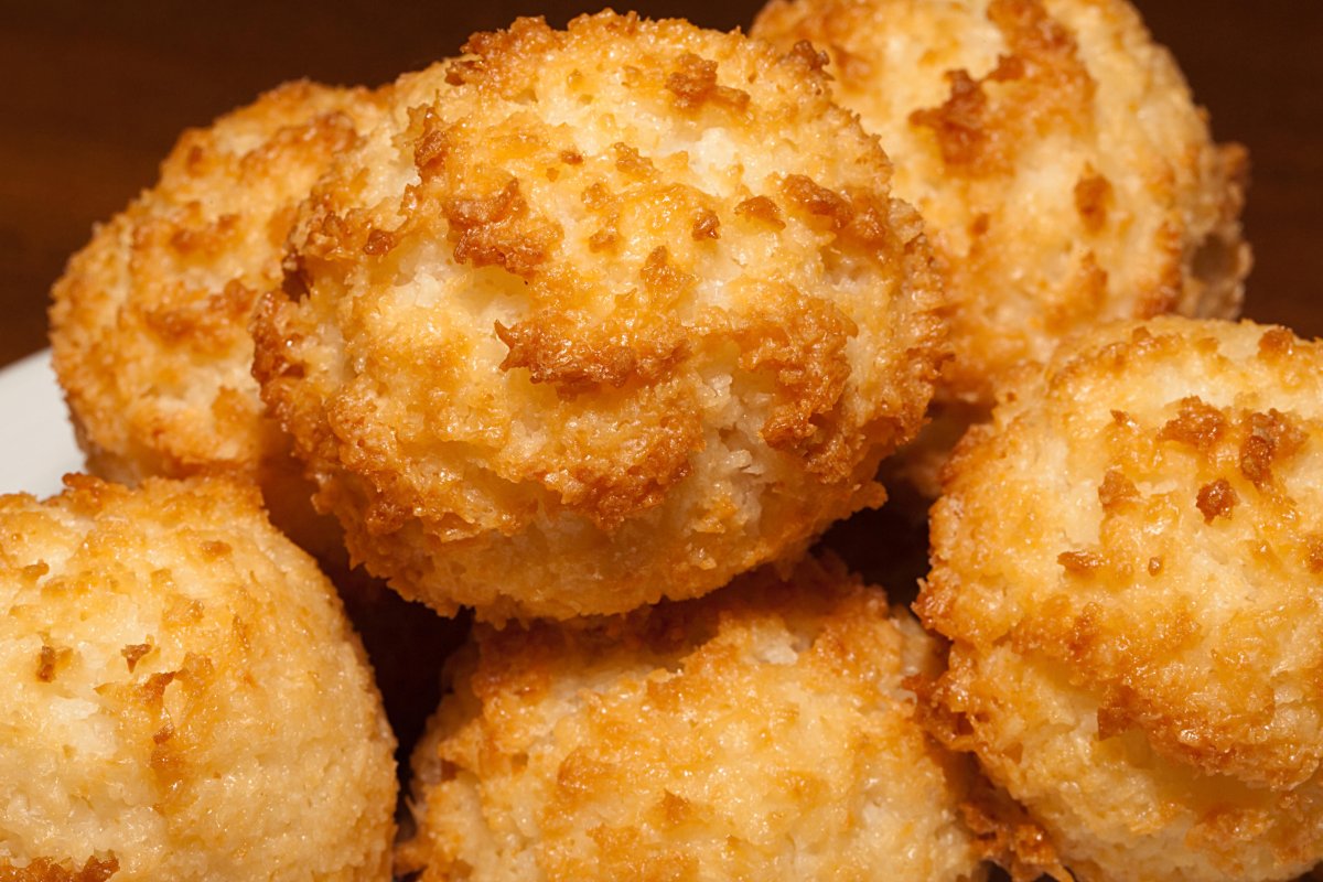 Печеная с кокосовой стружкой