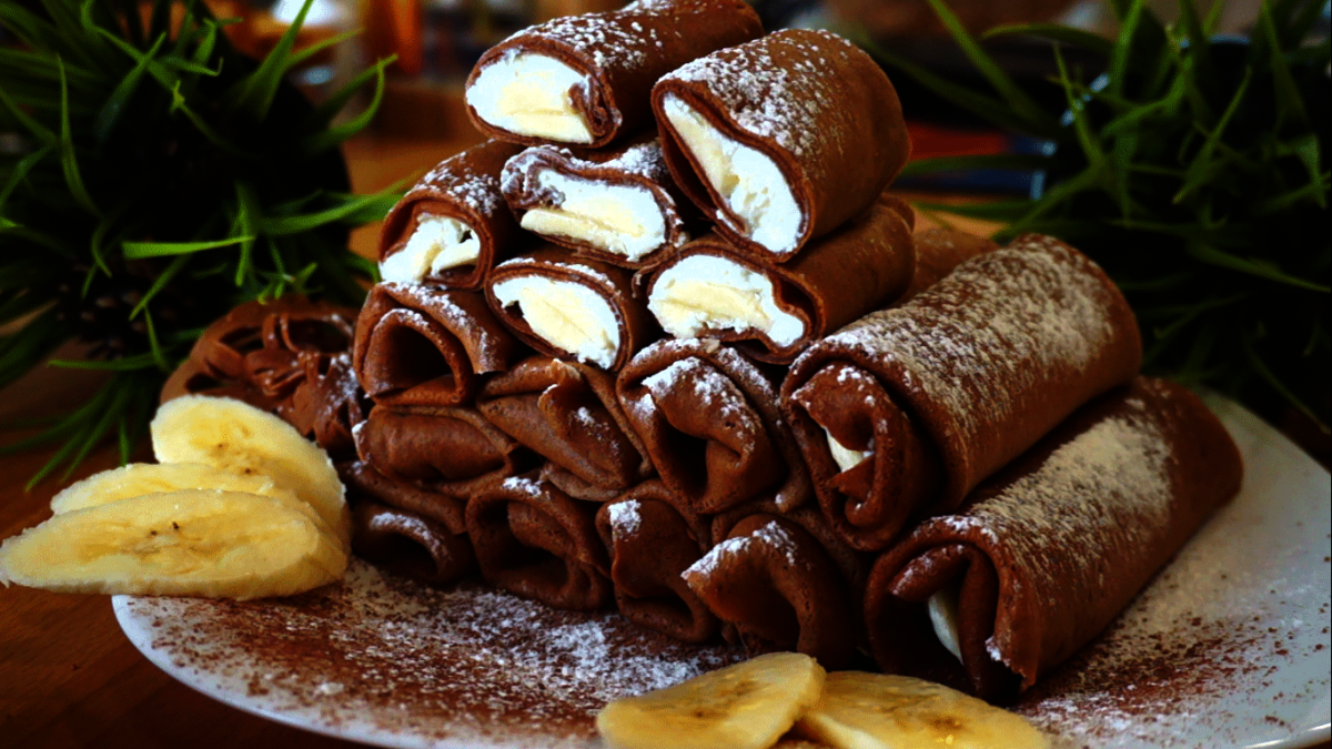 Блины фаршированные творогом и изюмом