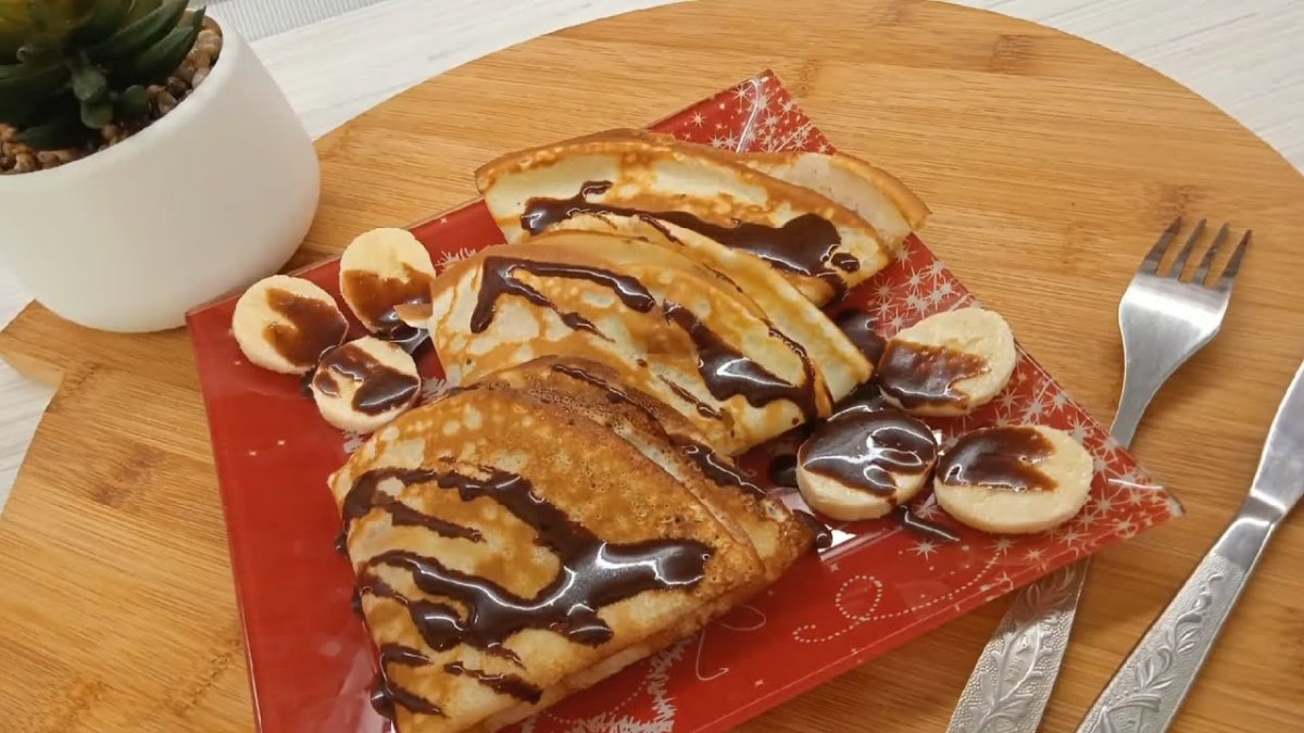 Блины с творогом и изюмом